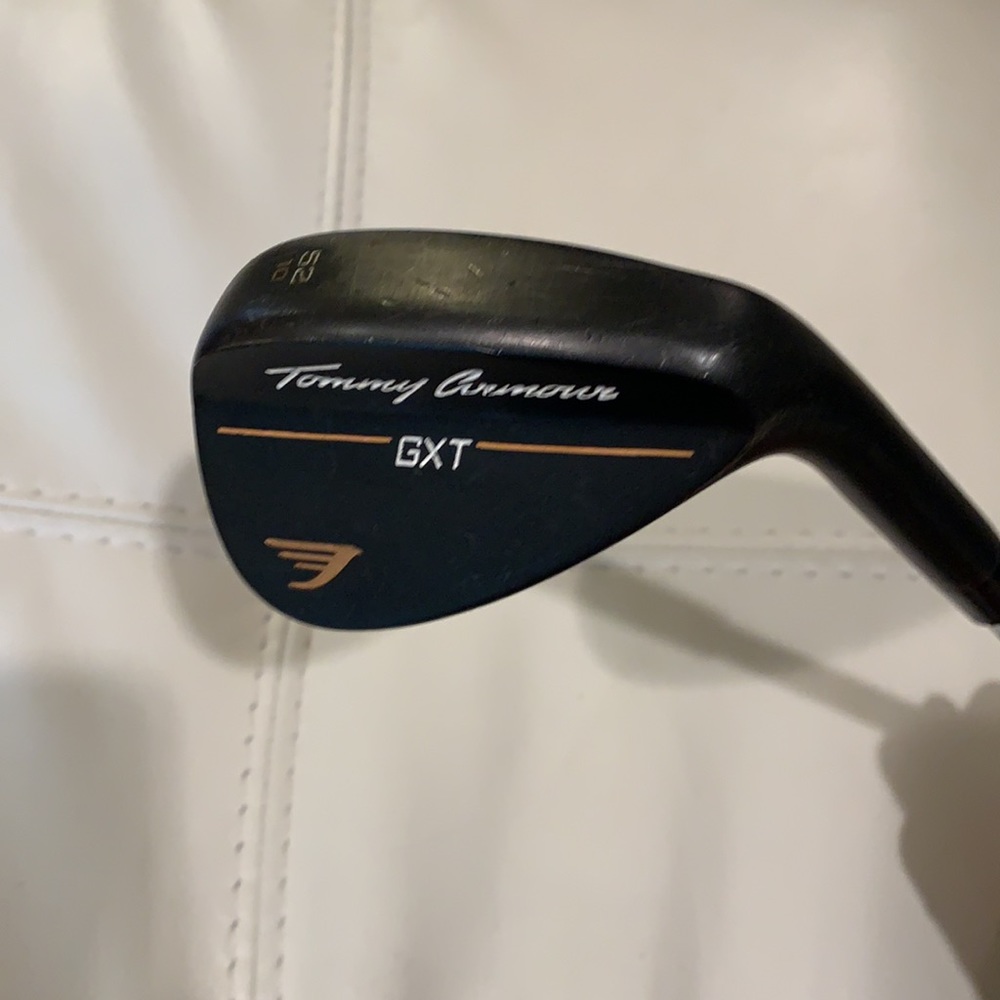 Men’s Tommy Armour Black GXT 52 deg wedge Right Handed